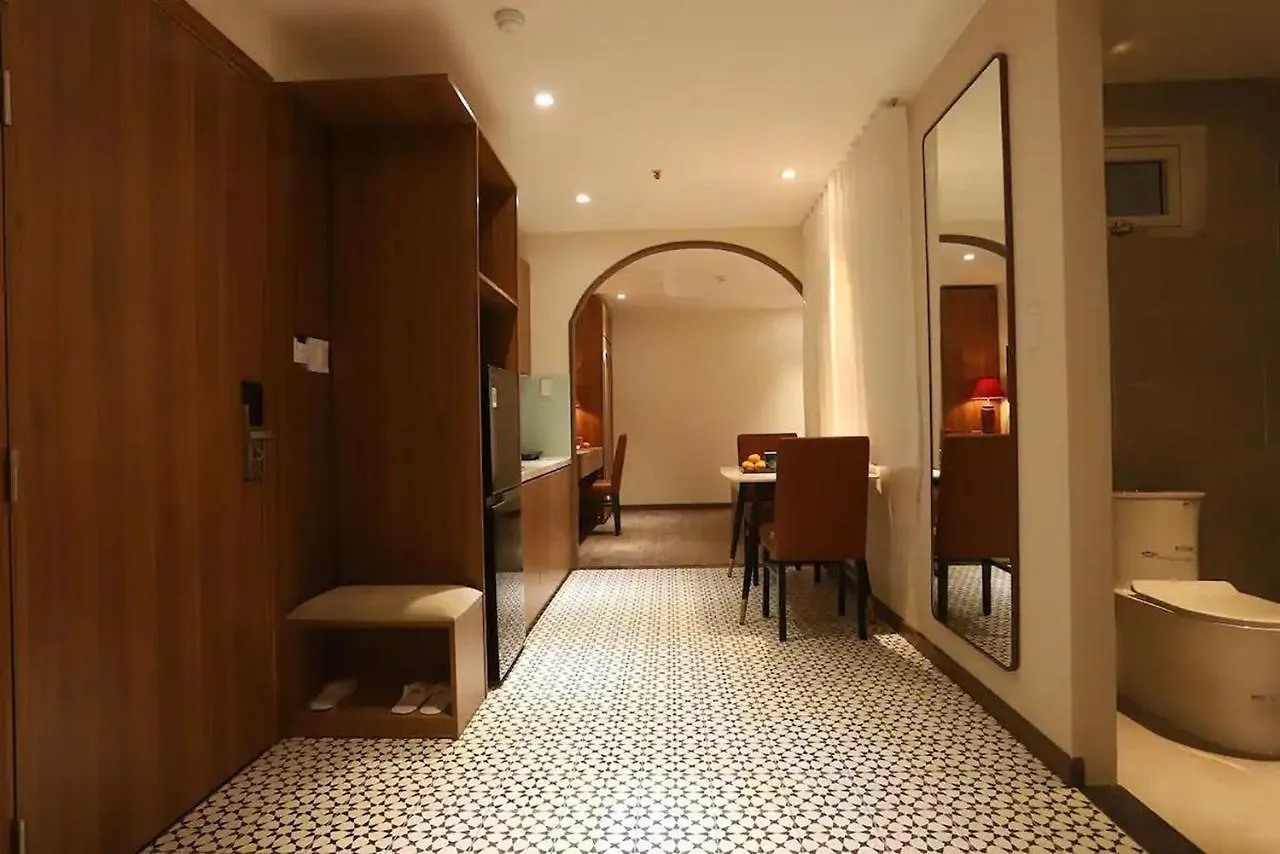 Lanura Apartments And Hotel Ho Chi Minh City 3*,