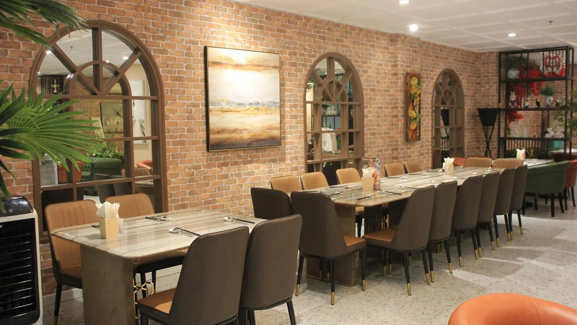 Lanura Apartments And Hotel 호치민 3*,