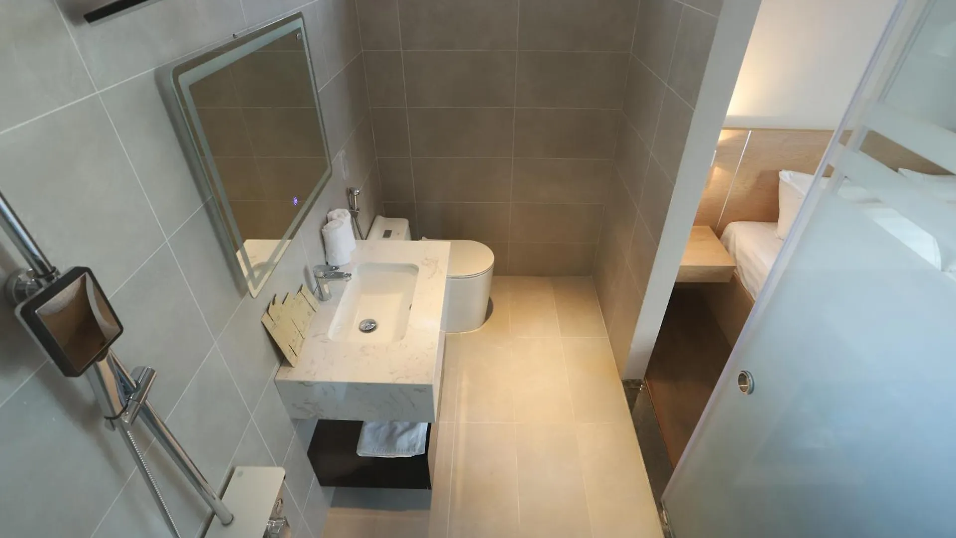 Lanura Apartments And Hotel 호치민 3*,  베트남
